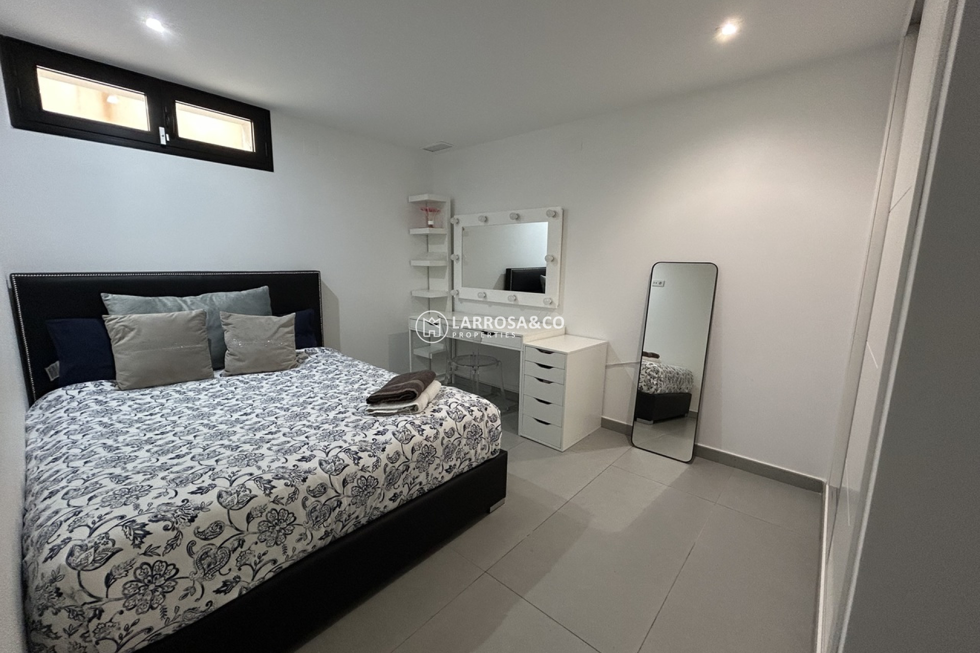 Resale - Detached House/Villa - Los Balcones - Costa Blanca