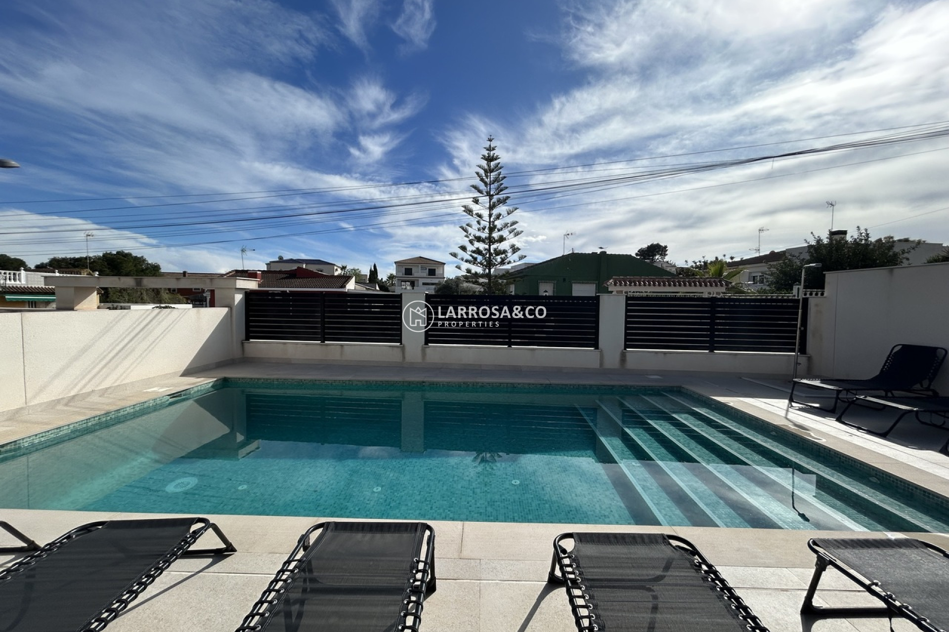 Resale - Detached House/Villa - Los Balcones - Costa Blanca