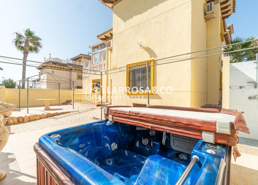 Resale - Detached House/Villa - Orihuela costa - La Zenia