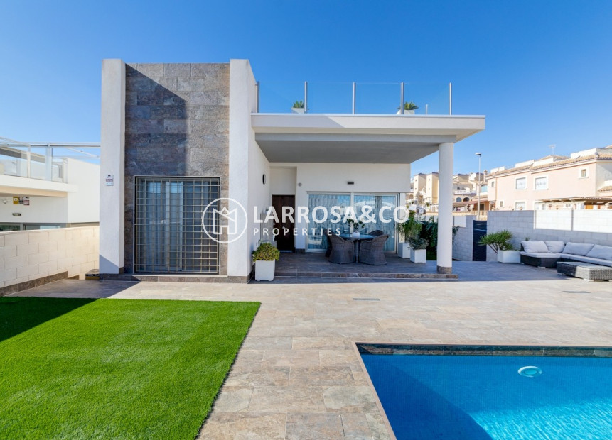 Resale - Detached House/Villa - Orihuela costa - Villamartin 