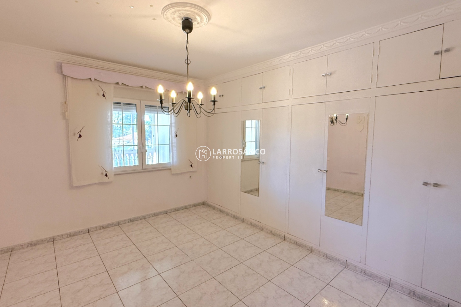 Resale - Detached House/Villa - Pilar de la Horadada - Costa Blanca