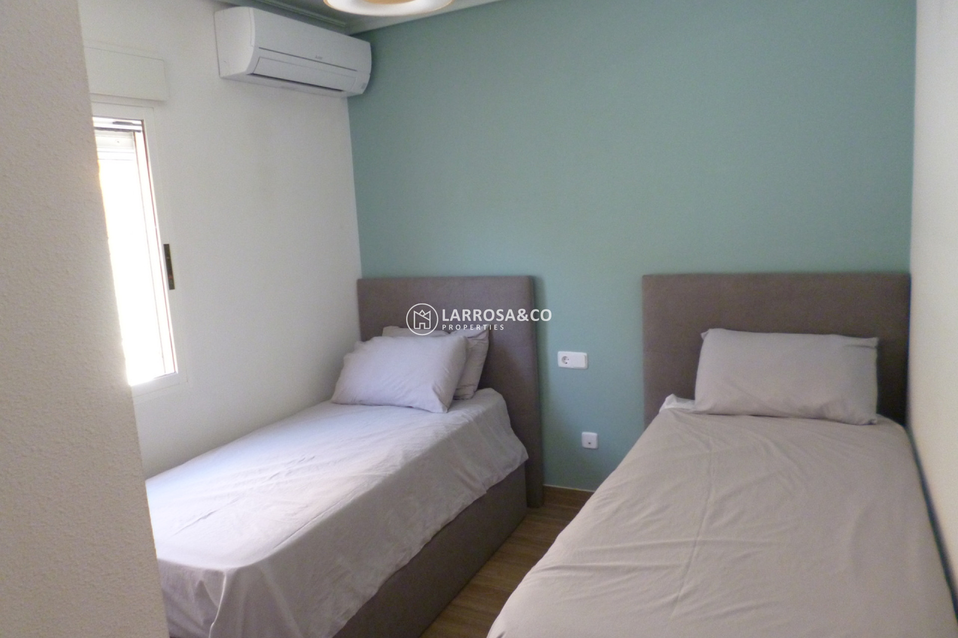 Resale - Detached House/Villa - Pilar de la Horadada - Costa Blanca