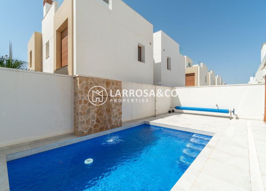 Resale - Detached House/Villa - Pilar de la Horadada - La Torre de la Horadada