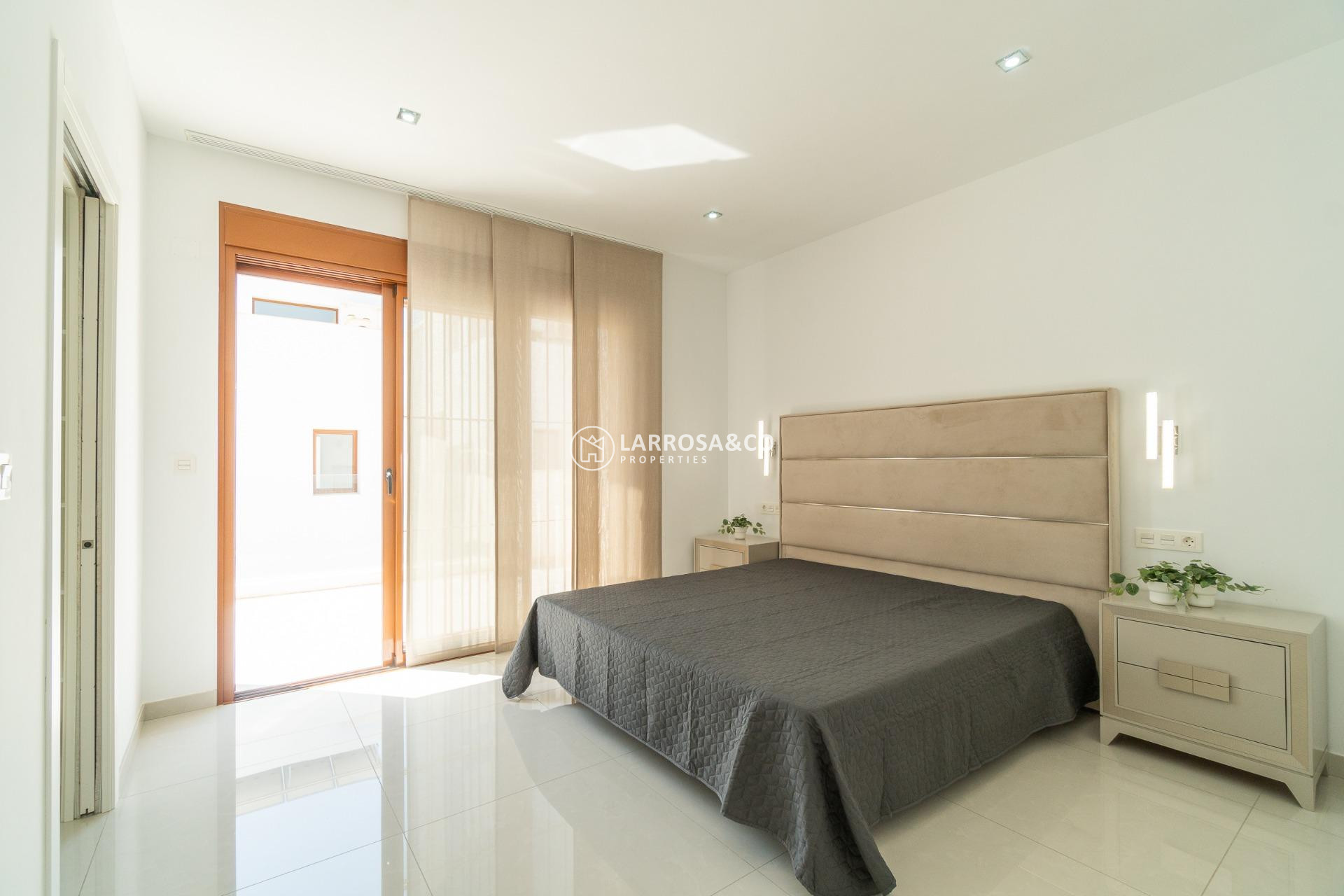 Resale - Detached House/Villa - Pilar de la Horadada - La Torre de la Horadada