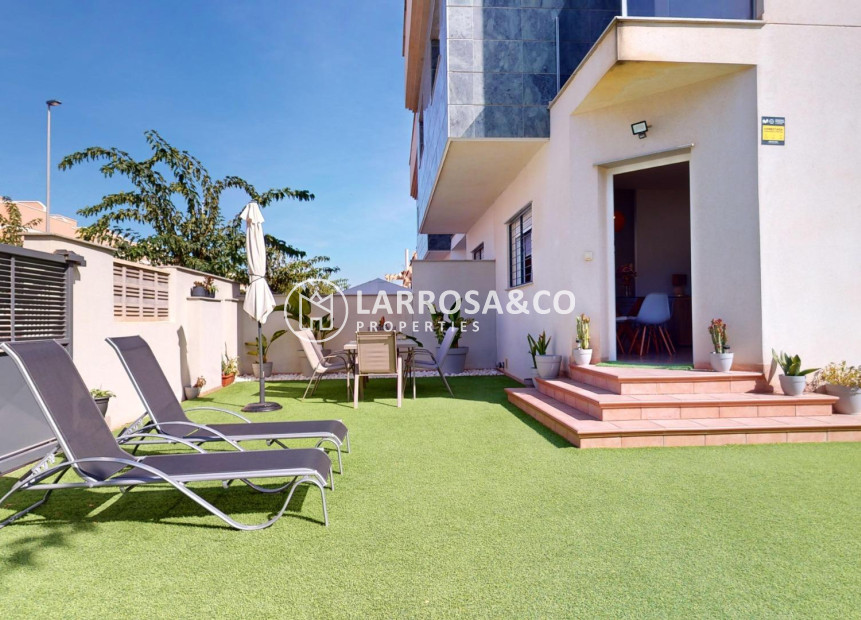 Resale - Detached House/Villa - Pilar de la Horadada - La Torre de la Horadada