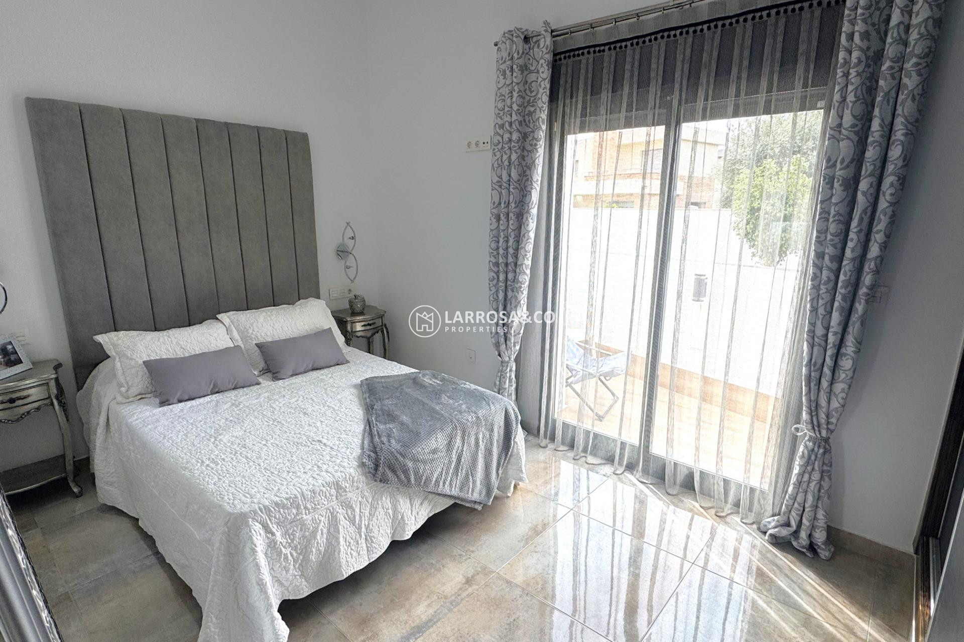Resale - Detached House/Villa - Pilar de la Horadada - Torre de la Horadada