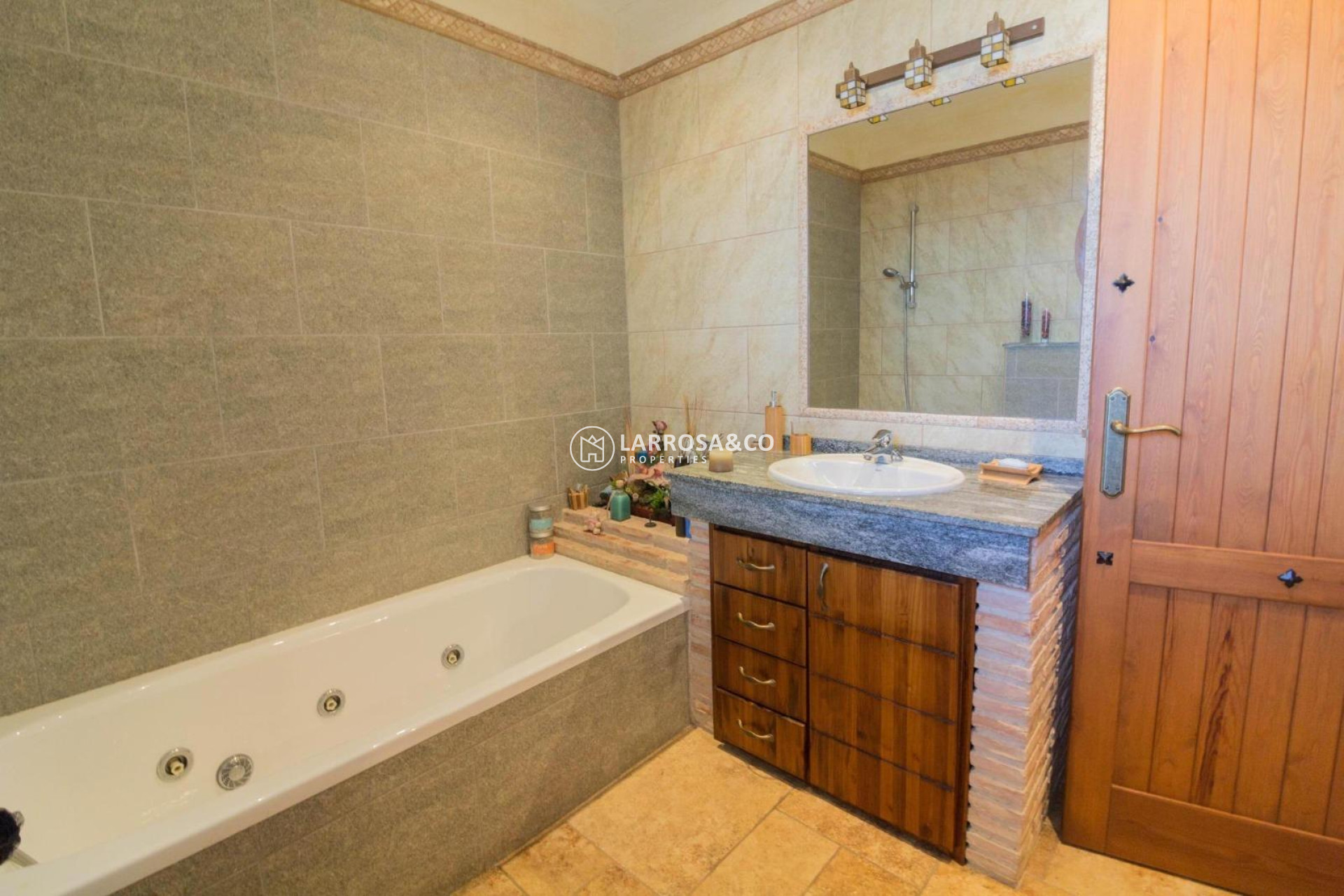 Resale - Detached House/Villa - Redovan - Comunidad valenciana