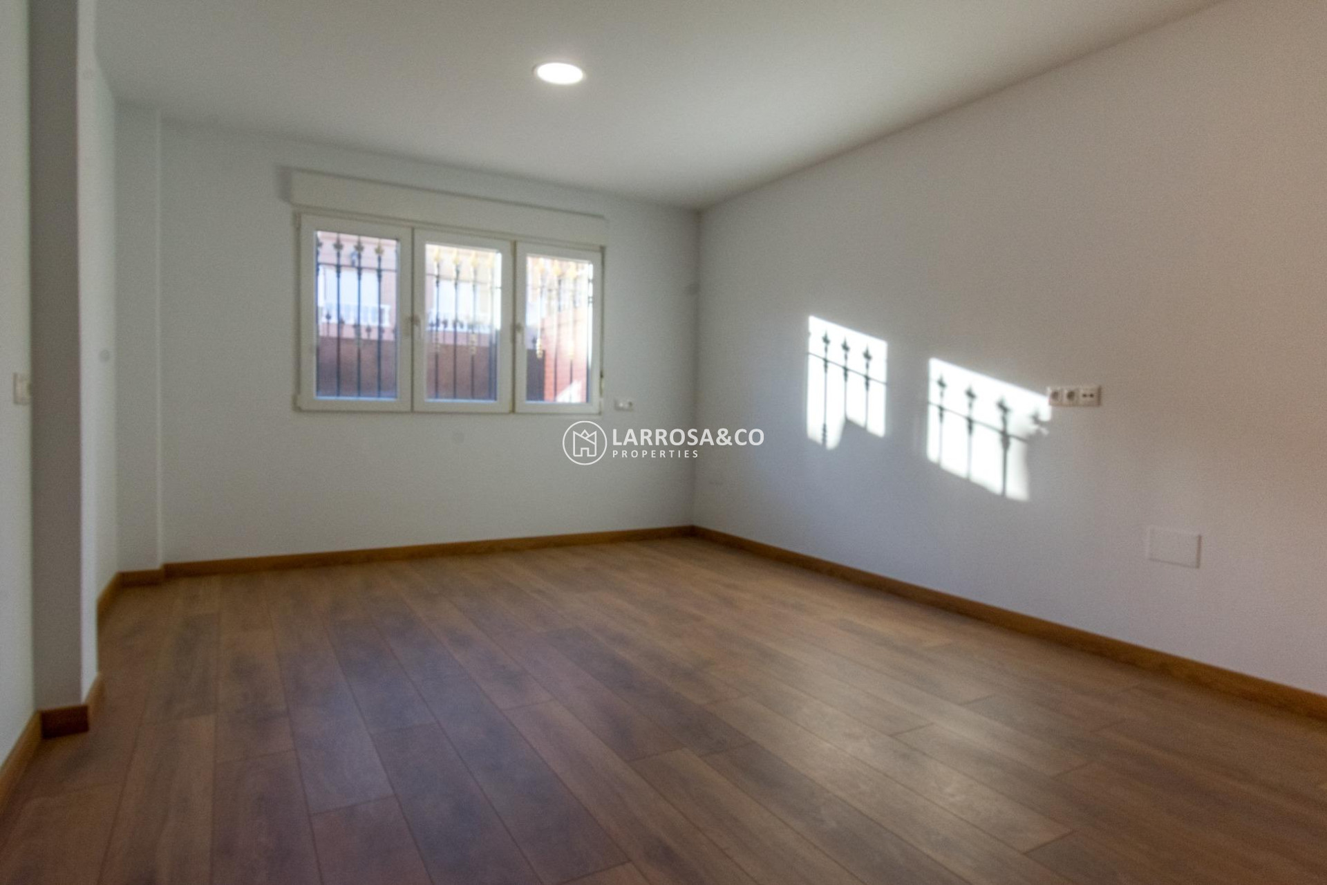 Resale - Detached House/Villa - San Isidro - CENTRO