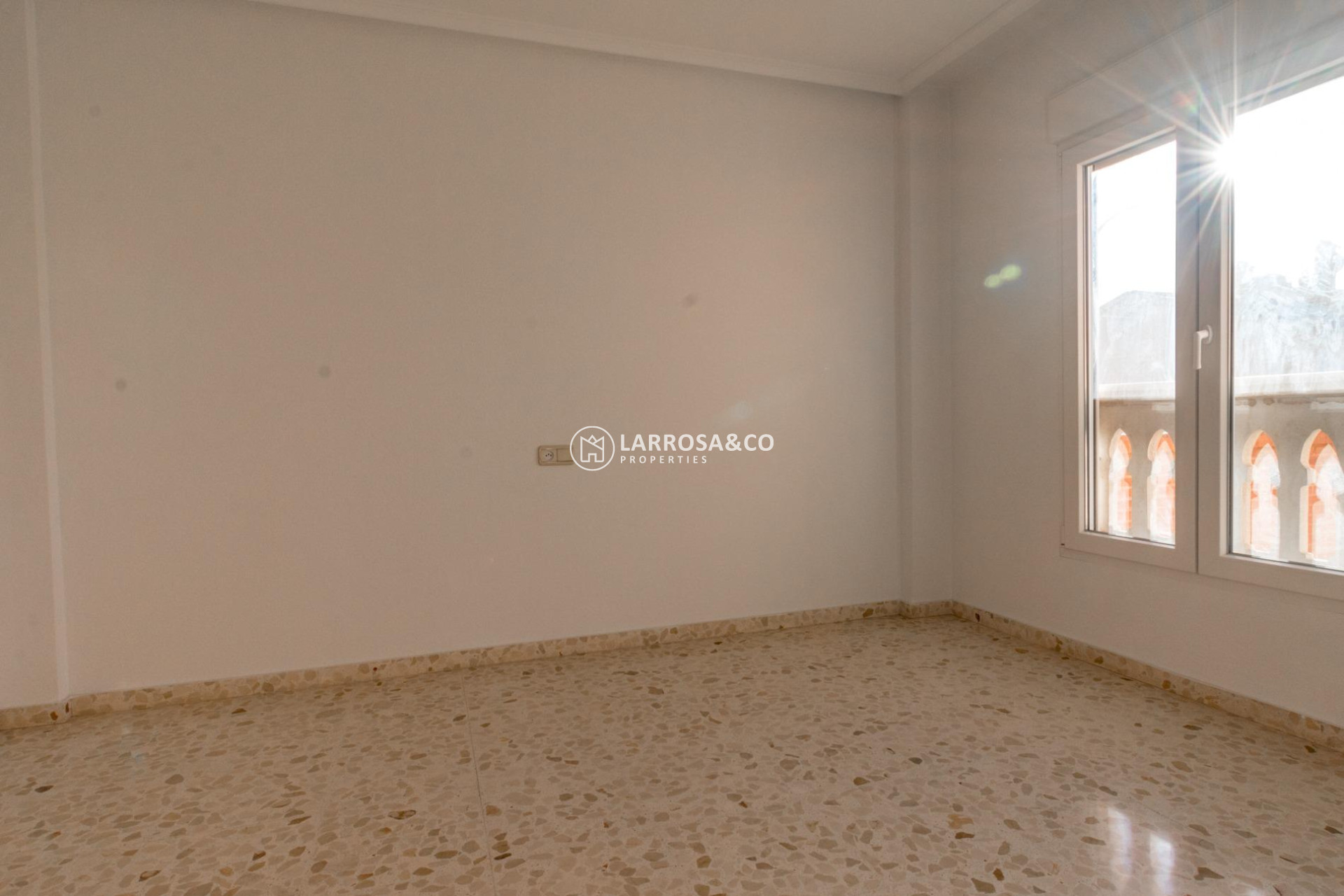 Resale - Detached House/Villa - San Isidro - CENTRO