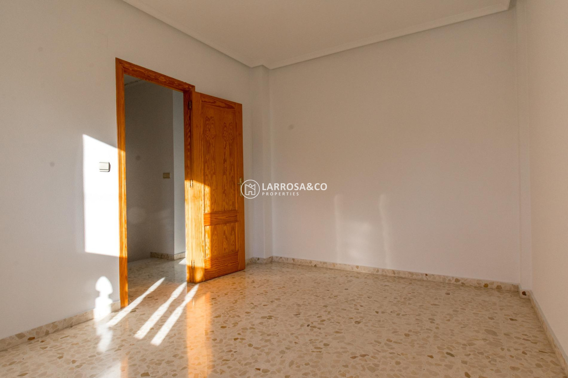 Resale - Detached House/Villa - San Isidro - CENTRO