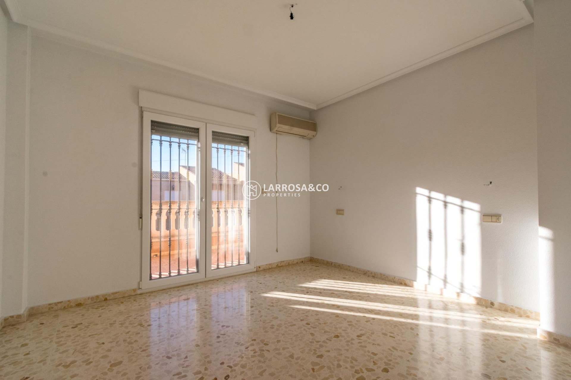 Resale - Detached House/Villa - San Isidro - CENTRO