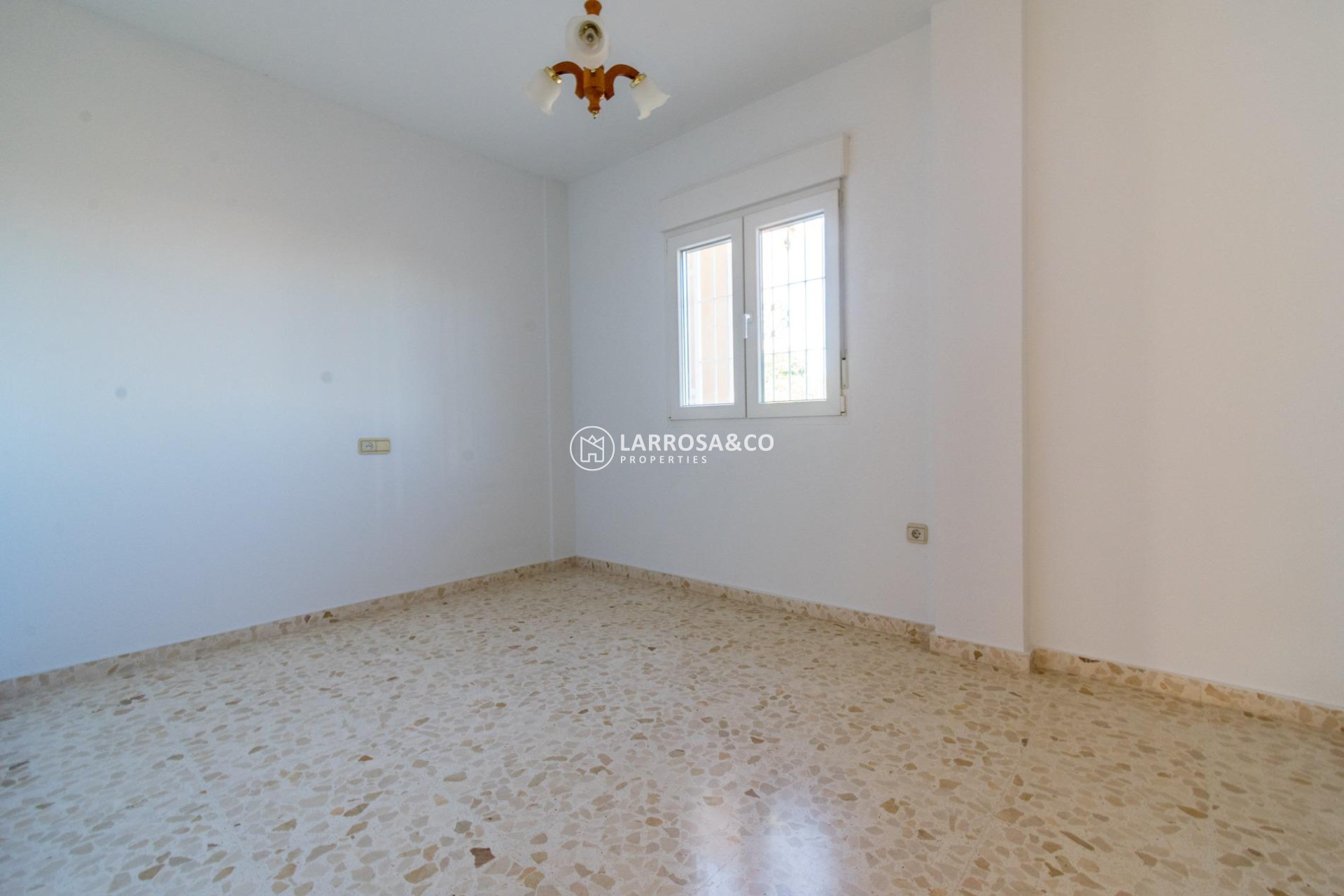 Resale - Detached House/Villa - San Isidro - CENTRO