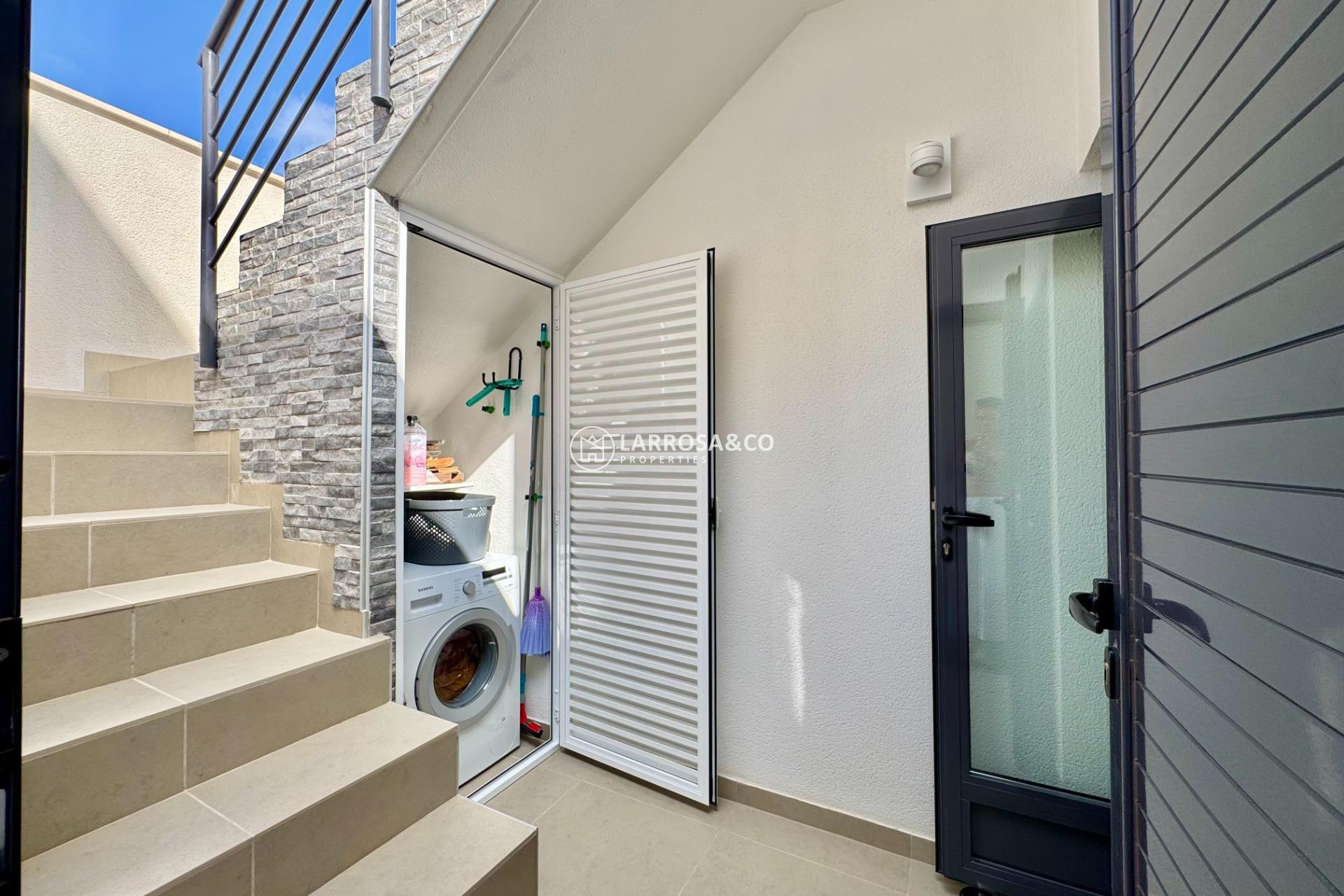 Resale - Detached House/Villa - San Miguel de Salinas - Bellavista