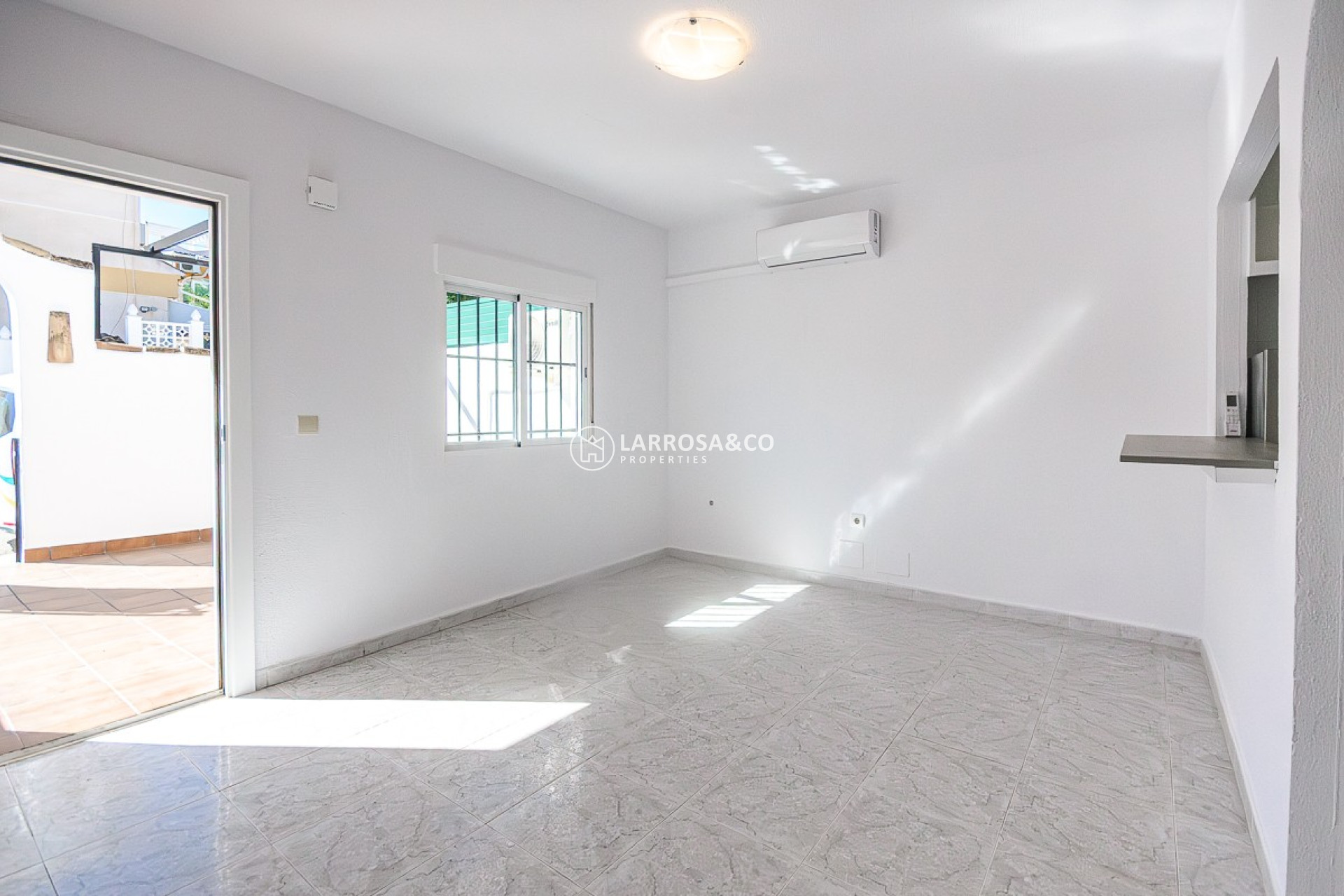 Resale - Detached House/Villa - San Miguel de Salinas - Inland