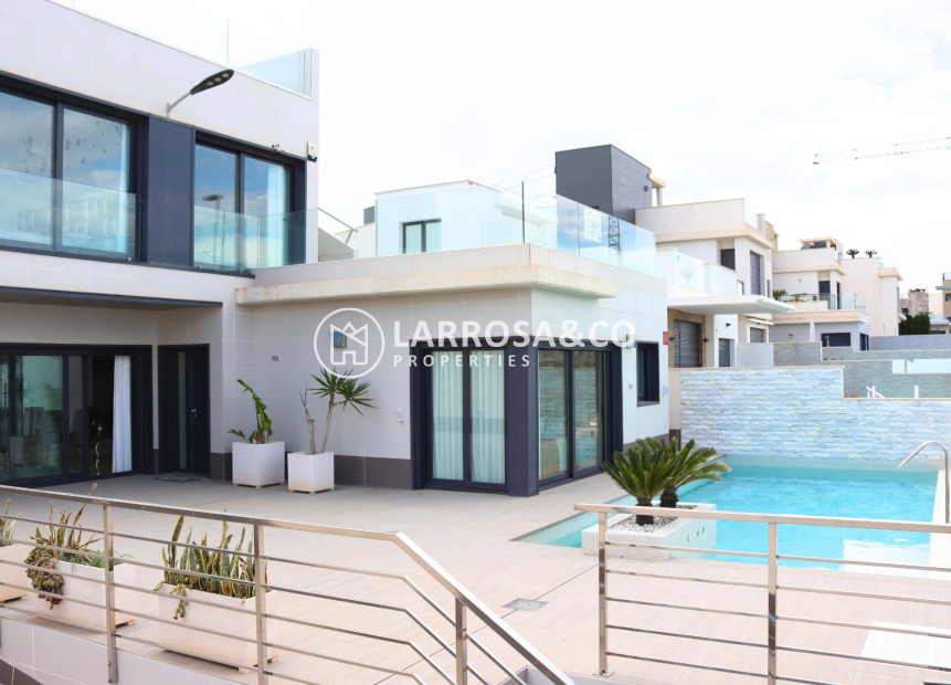 Resale - Detached House/Villa - San Miguel de Salinas - Urbanizaciones