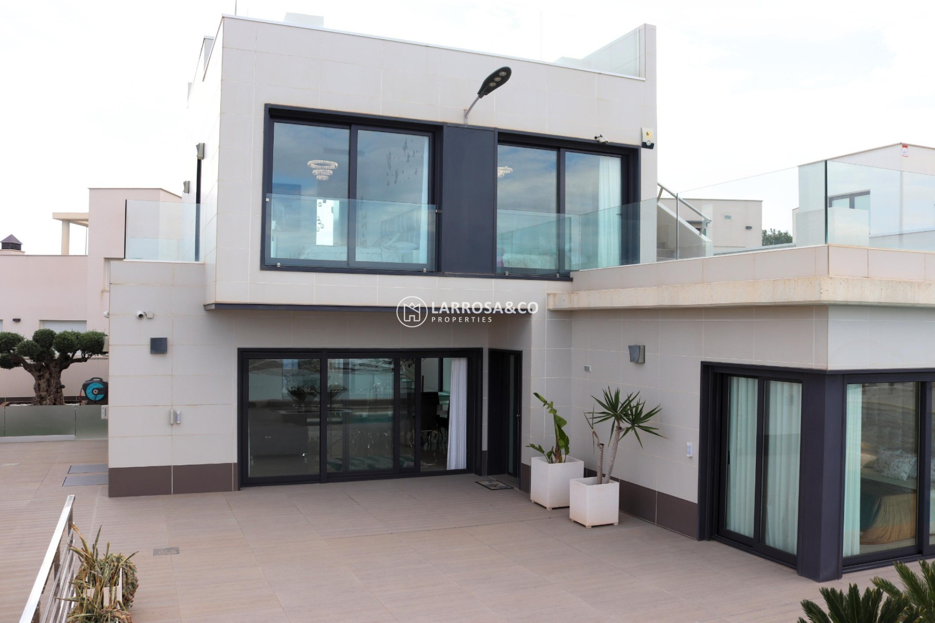 Resale - Detached House/Villa - San Miguel de Salinas - Urbanizaciones