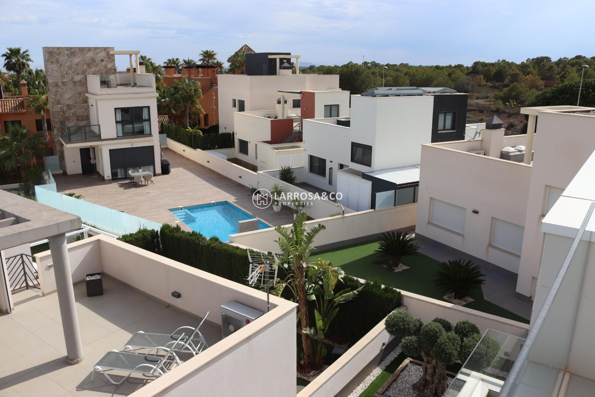 Resale - Detached House/Villa - San Miguel de Salinas - Urbanizaciones