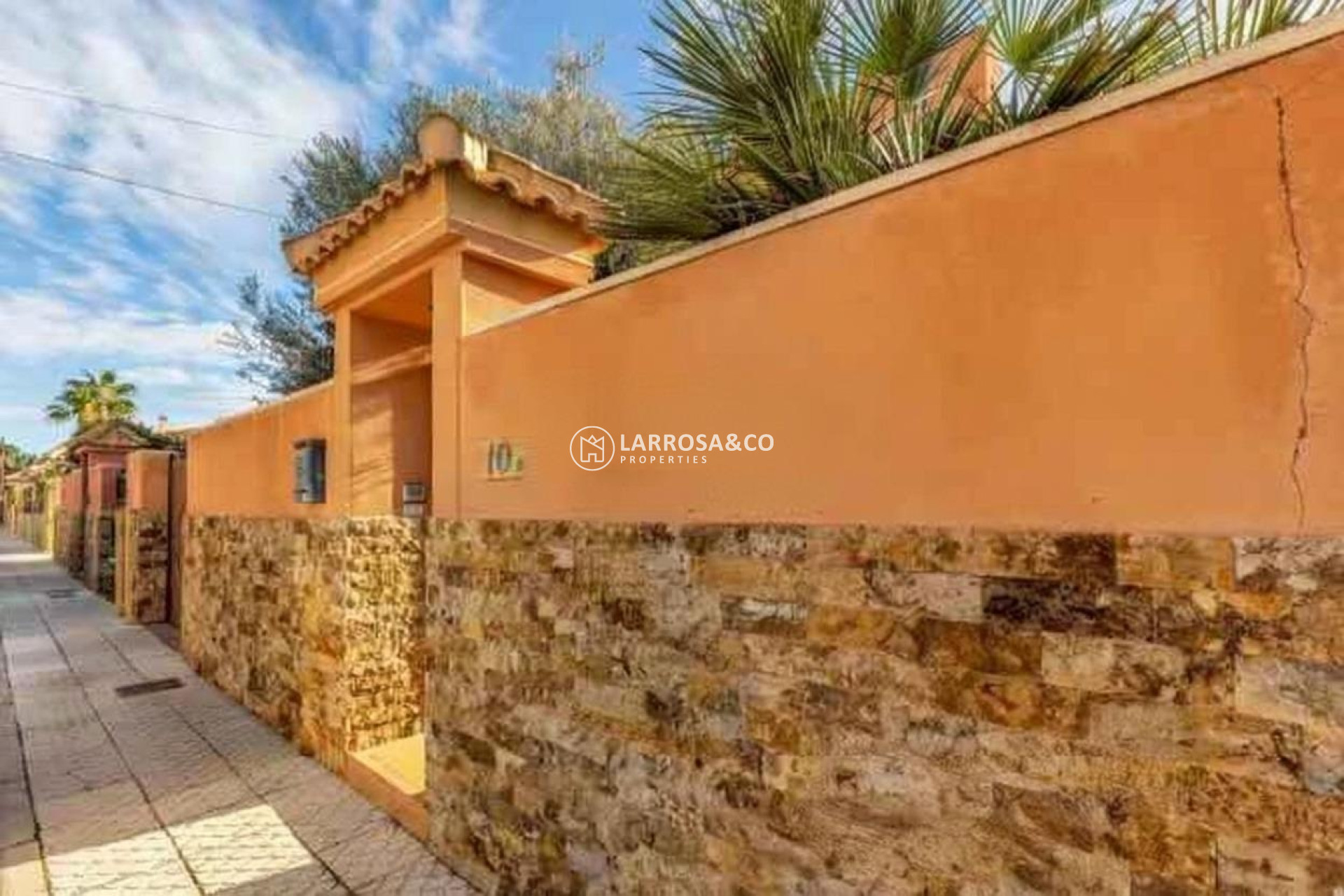 Resale - Detached House/Villa - Torrevieja - Aguas Nuevas