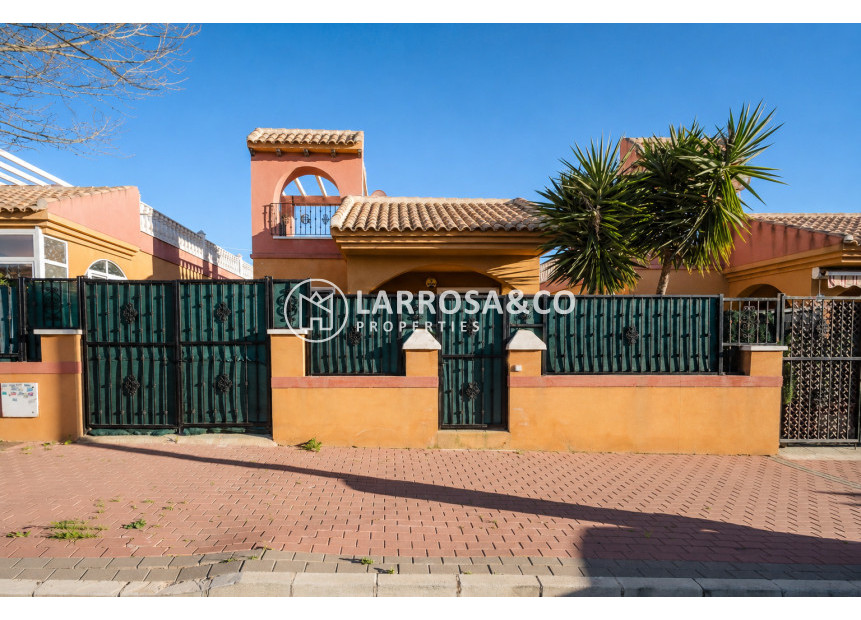 Resale - Detached House/Villa - Torrevieja - Aguas Nuevas