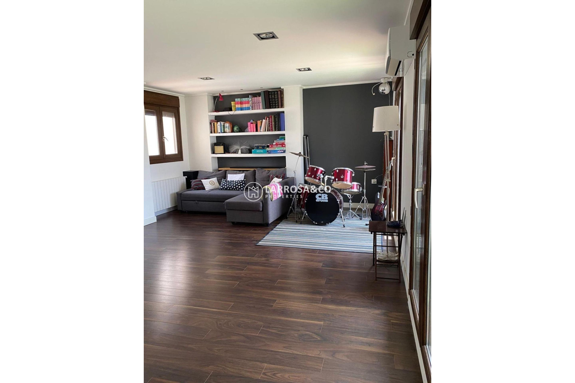 Resale - Detached House/Villa - Torrevieja - Centro - Muelle Pesquero