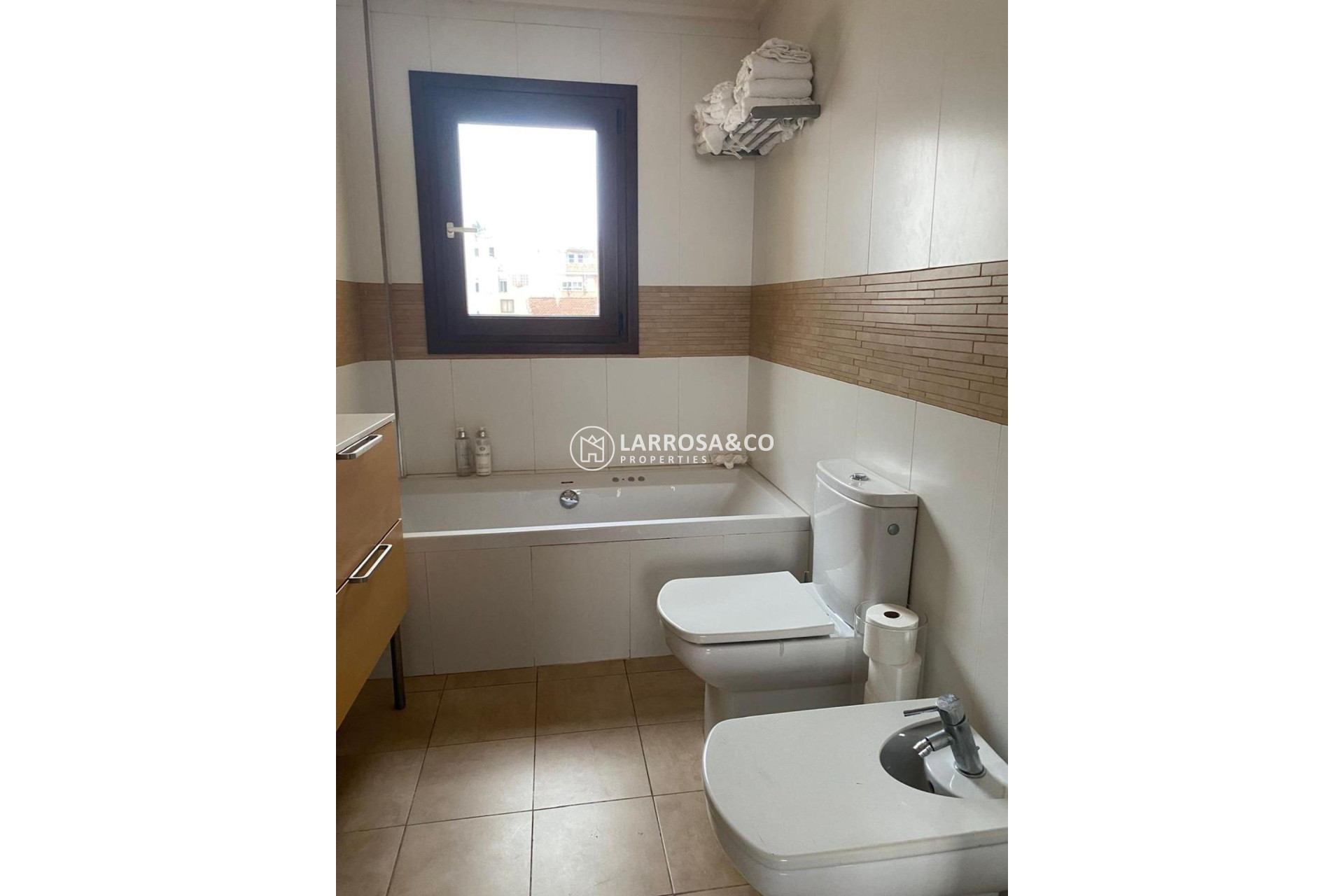 Resale - Detached House/Villa - Torrevieja - Centro - Muelle Pesquero
