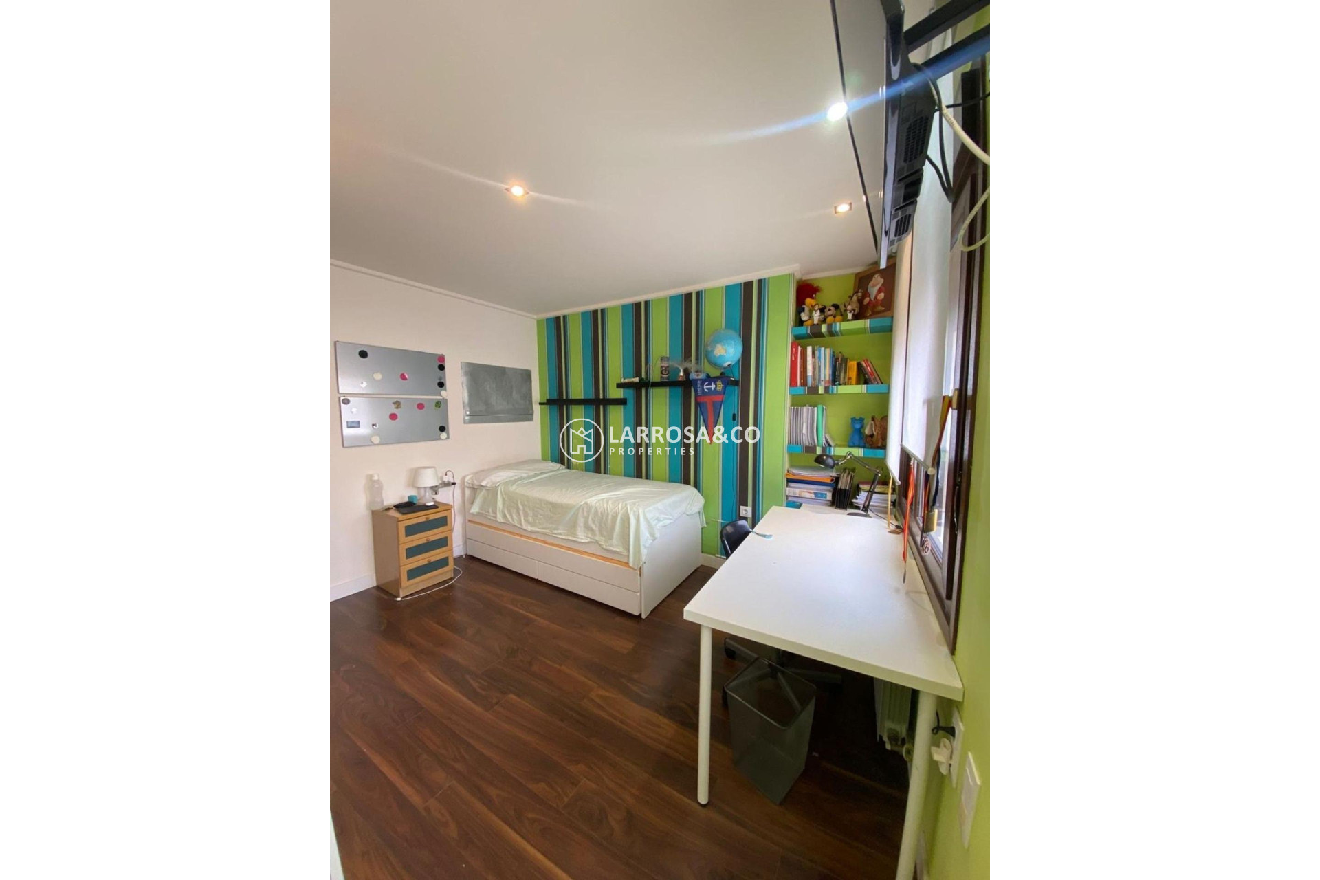 Resale - Detached House/Villa - Torrevieja - Centro - Muelle Pesquero