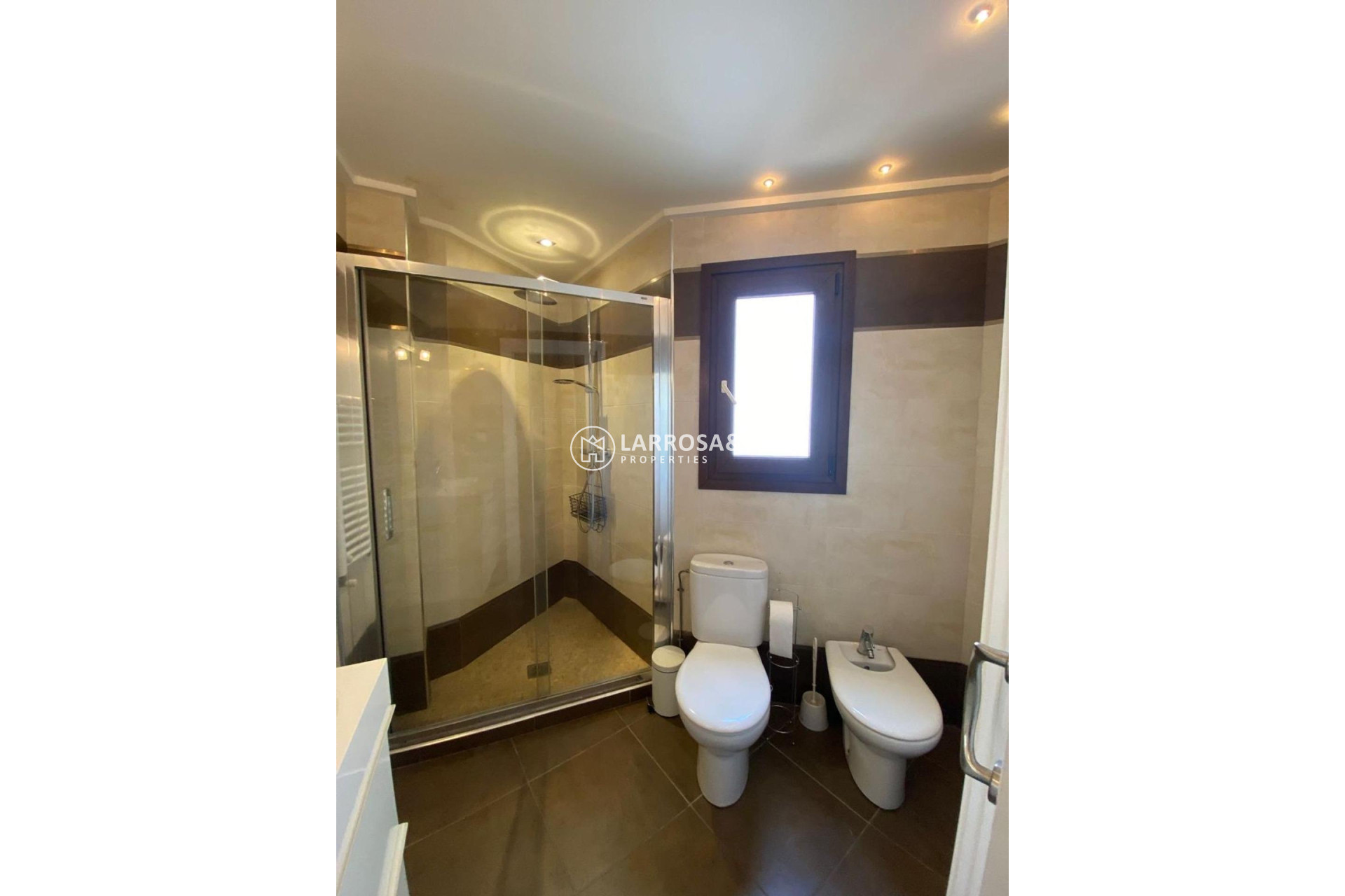 Resale - Detached House/Villa - Torrevieja - Centro - Muelle Pesquero