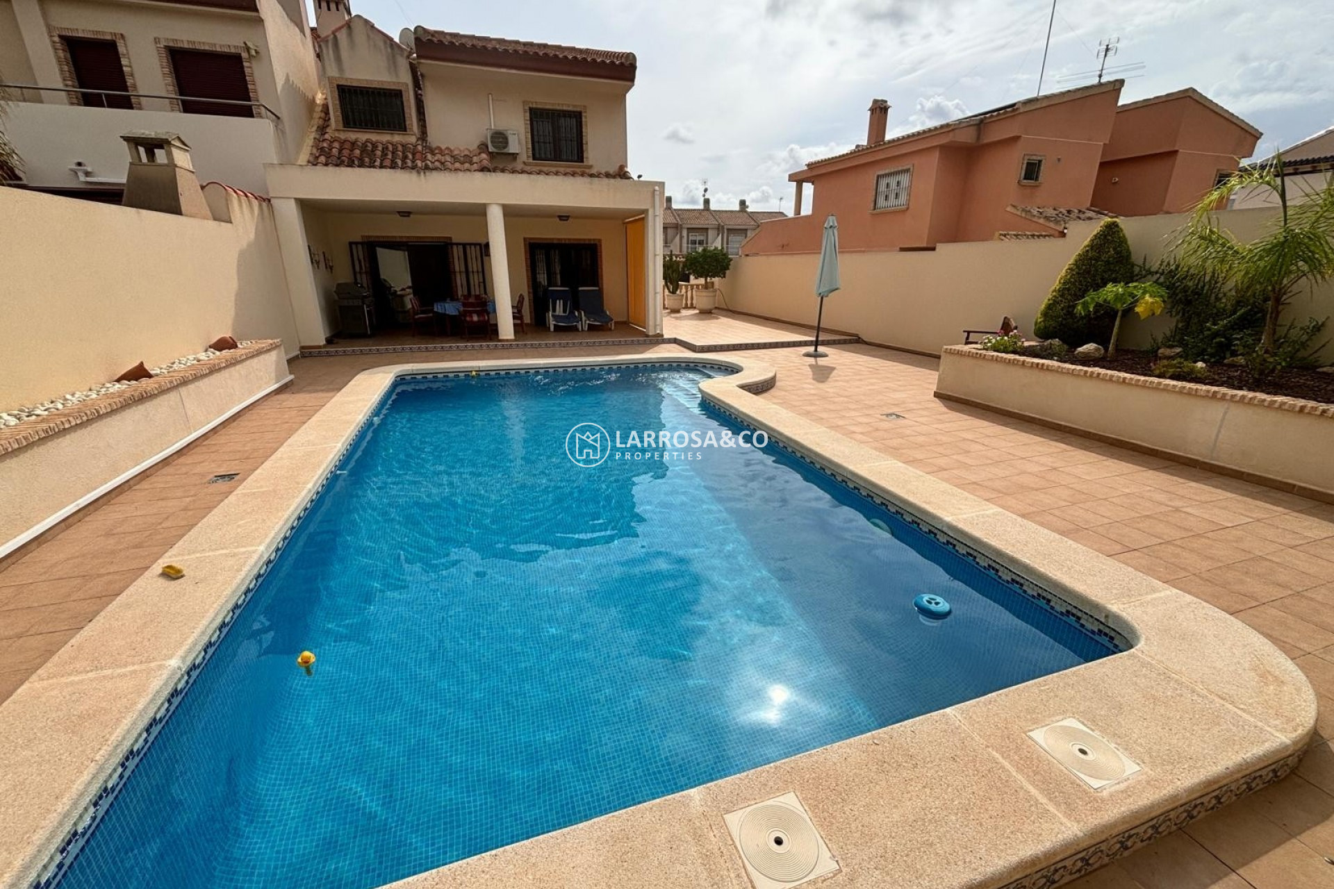 Resale - Detached House/Villa - Torrevieja Centro - Torrevieja