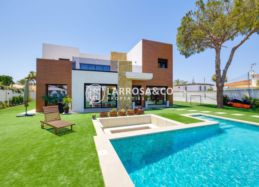 Resale - Detached House/Villa - Torrevieja - Costa Blanca