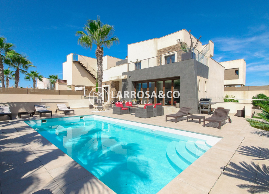 Resale - Detached House/Villa - Torrevieja - Costa Blanca