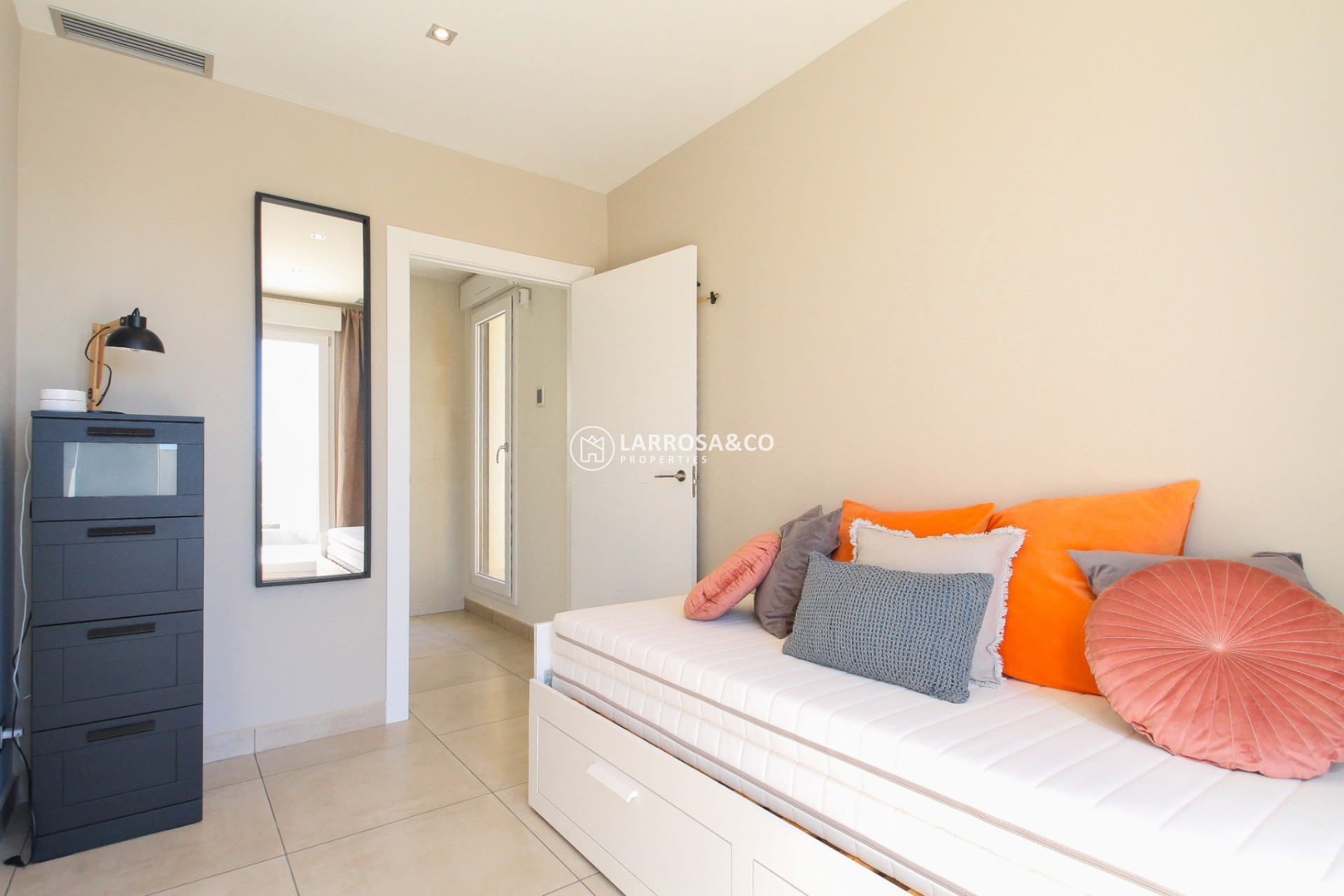 Resale - Detached House/Villa - Torrevieja - Costa Blanca