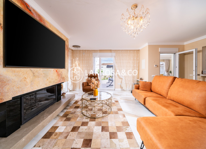 Resale - Detached House/Villa - Torrevieja - Costa Blanca