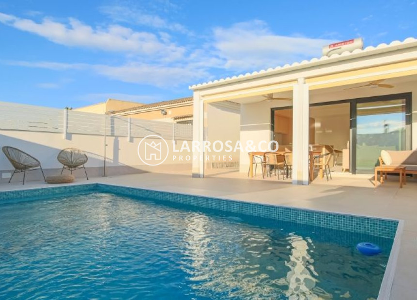 Resale - Detached House/Villa - Torrevieja - Costa Blanca