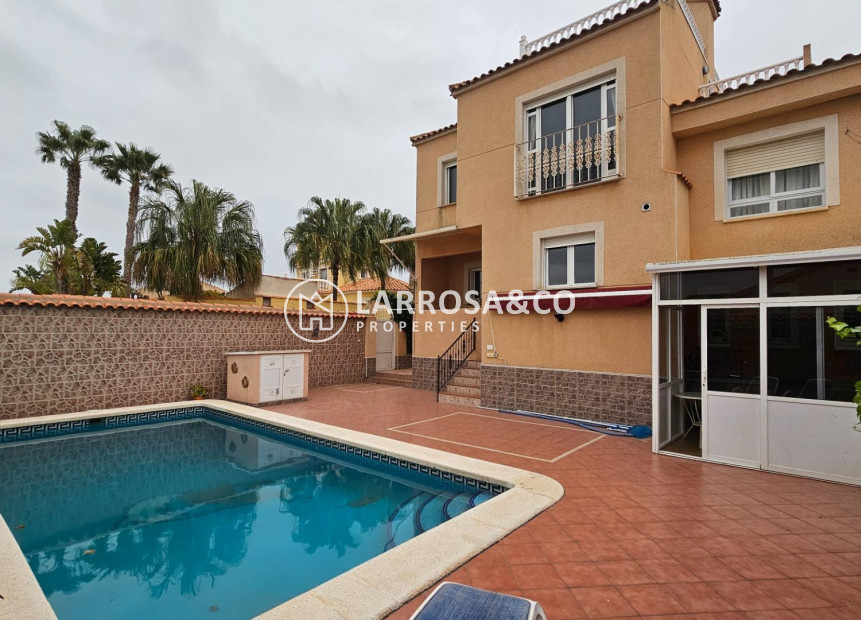 Resale - Detached House/Villa - Torrevieja - El chaparral
