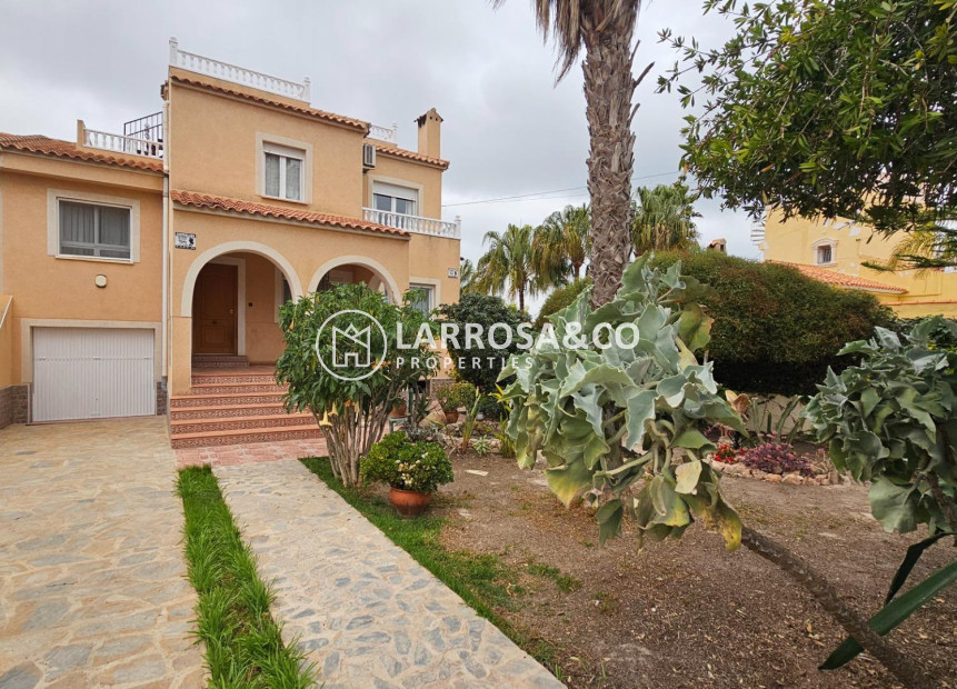 Resale - Detached House/Villa - Torrevieja - El chaparral