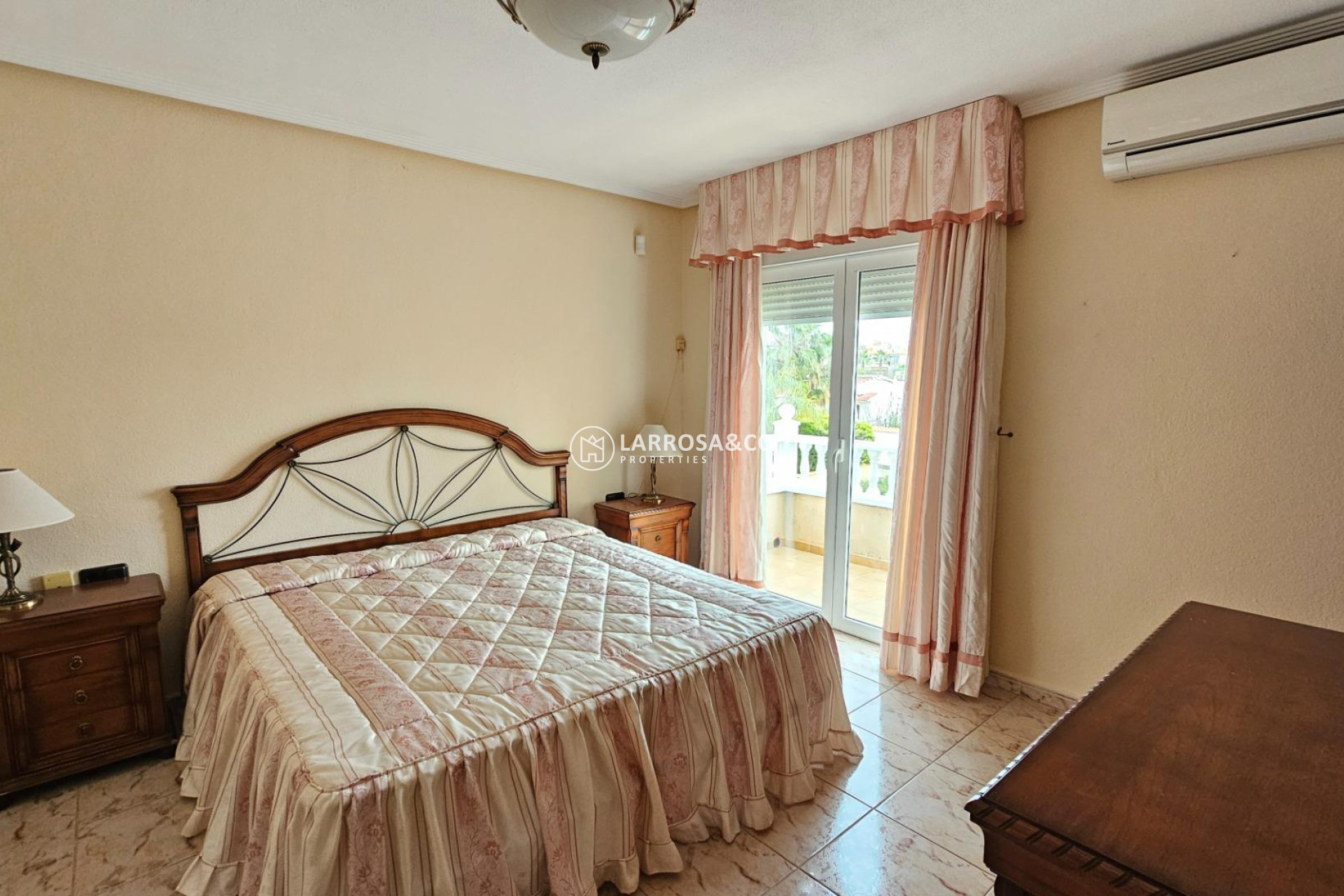 Resale - Detached House/Villa - Torrevieja - El chaparral