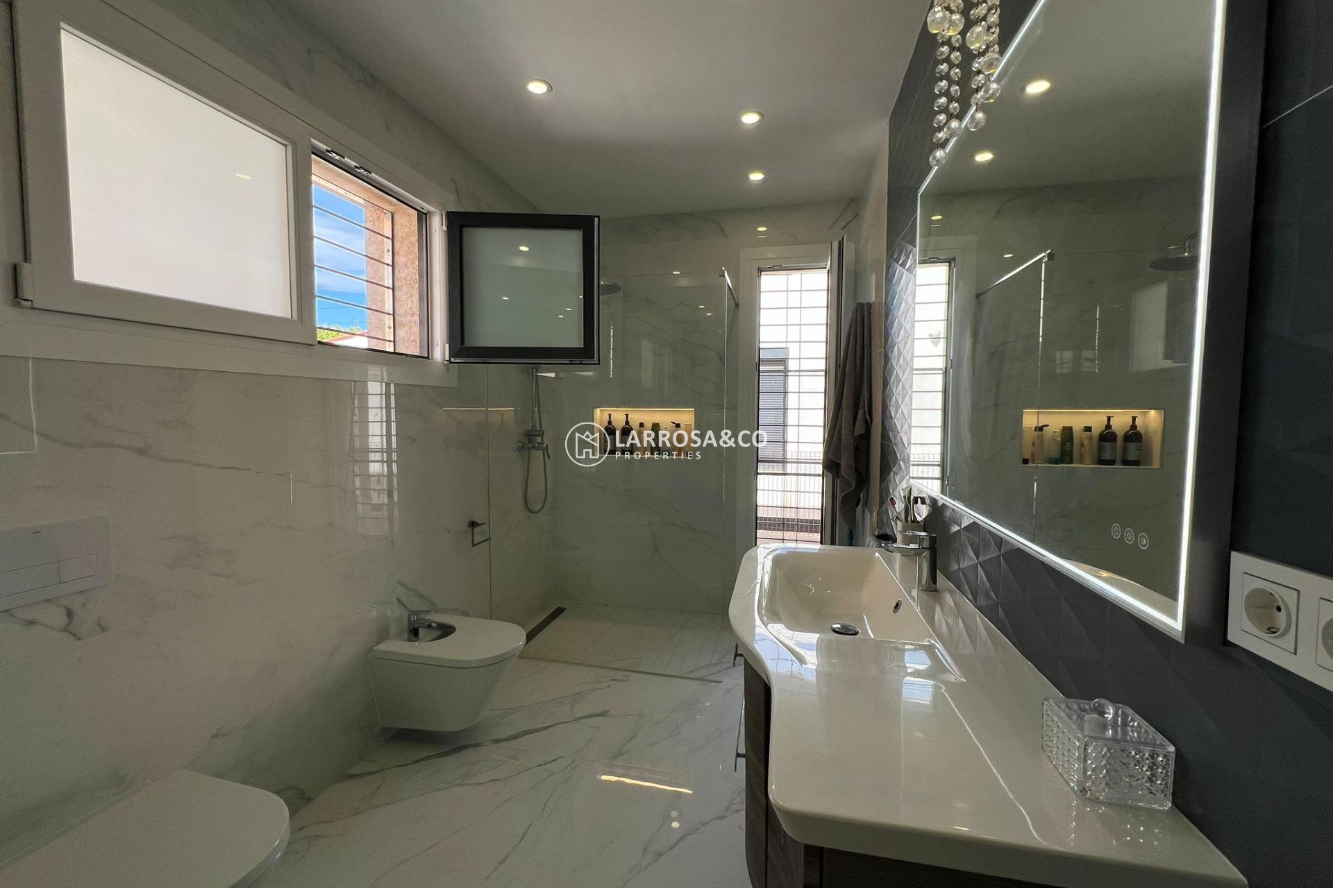 Resale - Detached House/Villa - Torrevieja - La Mata