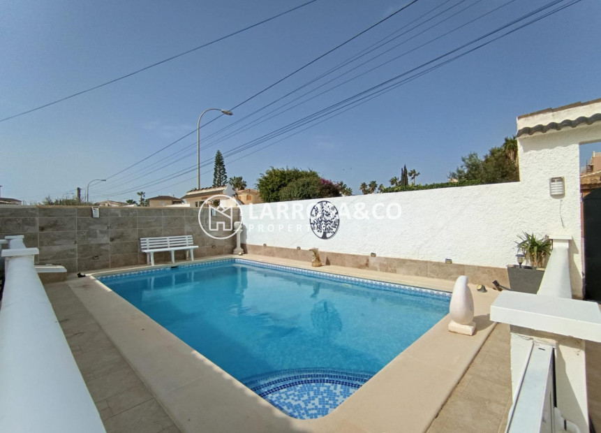 Resale - Detached House/Villa - Torrevieja - La Siesta - El Salado - Torreta