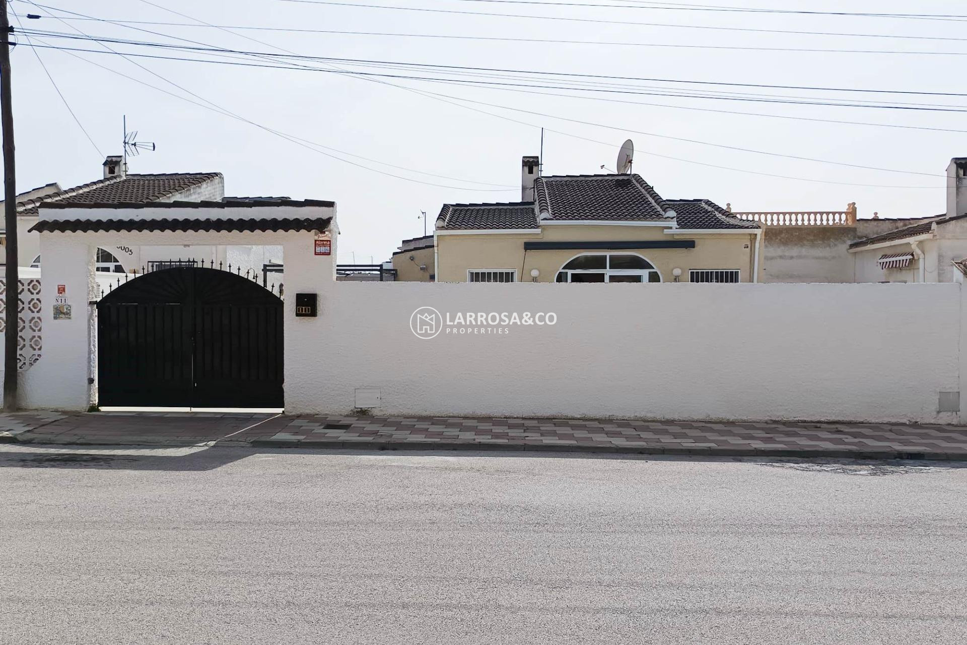 Resale - Detached House/Villa - Torrevieja - La Siesta - El Salado - Torreta