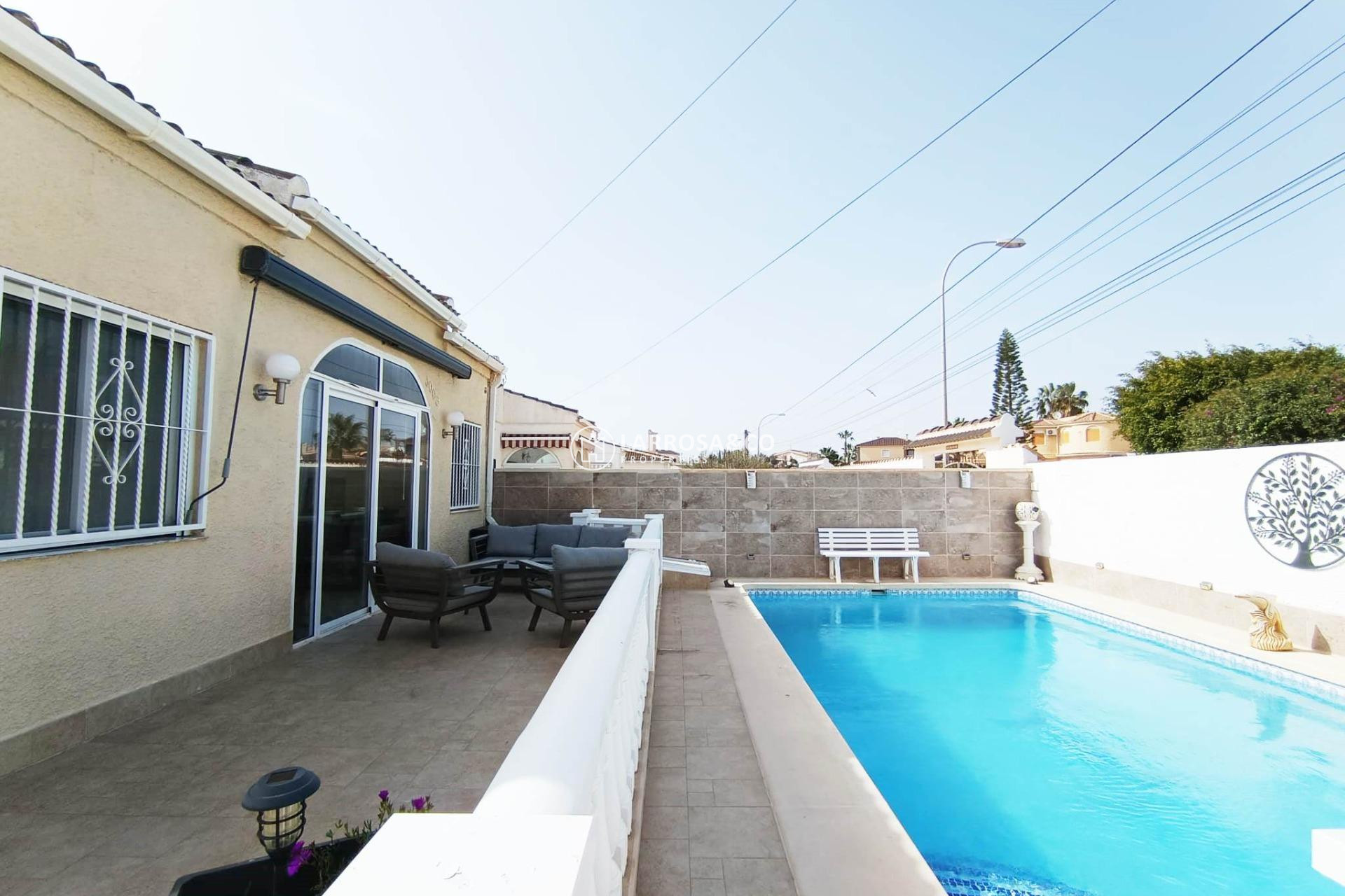 Resale - Detached House/Villa - Torrevieja - La Siesta - El Salado - Torreta