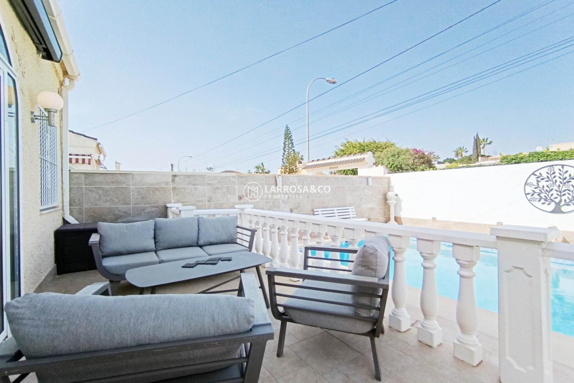 Resale - Detached House/Villa - Torrevieja - La Siesta - El Salado - Torreta