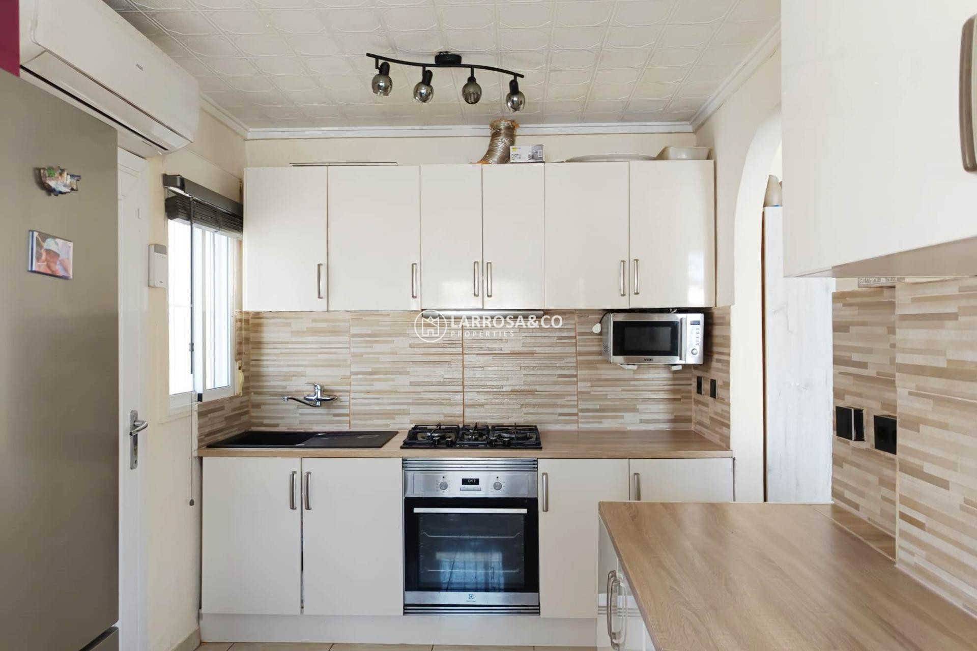 Resale - Detached House/Villa - Torrevieja - La Siesta - El Salado - Torreta