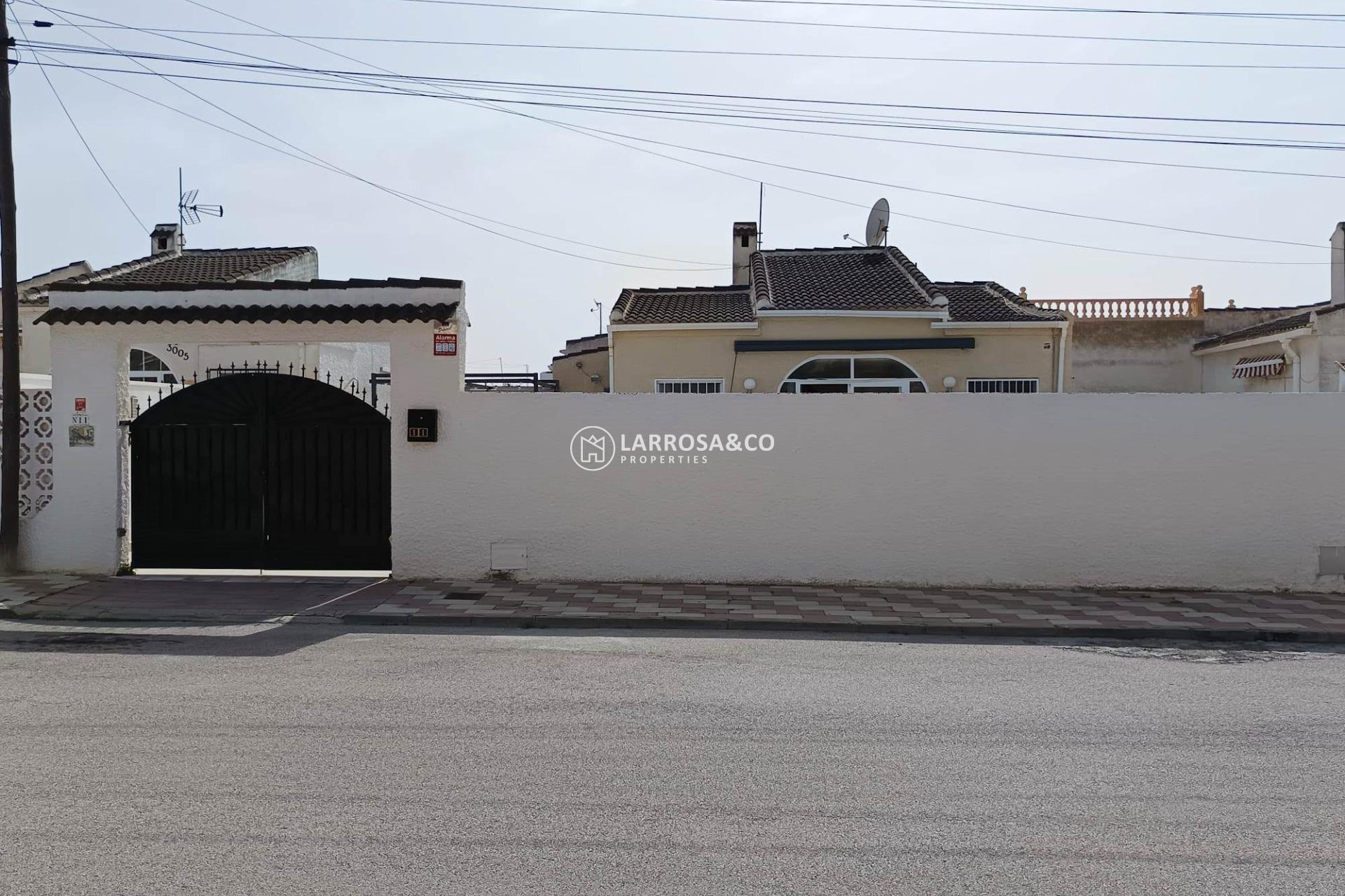 Resale - Detached House/Villa - Torrevieja - La Siesta - El Salado - Torreta