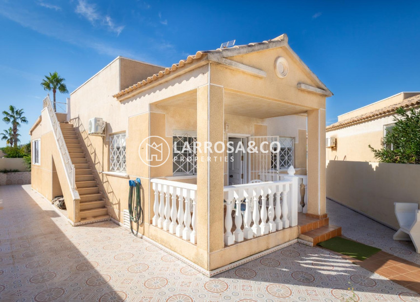 Resale - Detached House/Villa - Torrevieja - La Siesta - El Salado - Torreta
