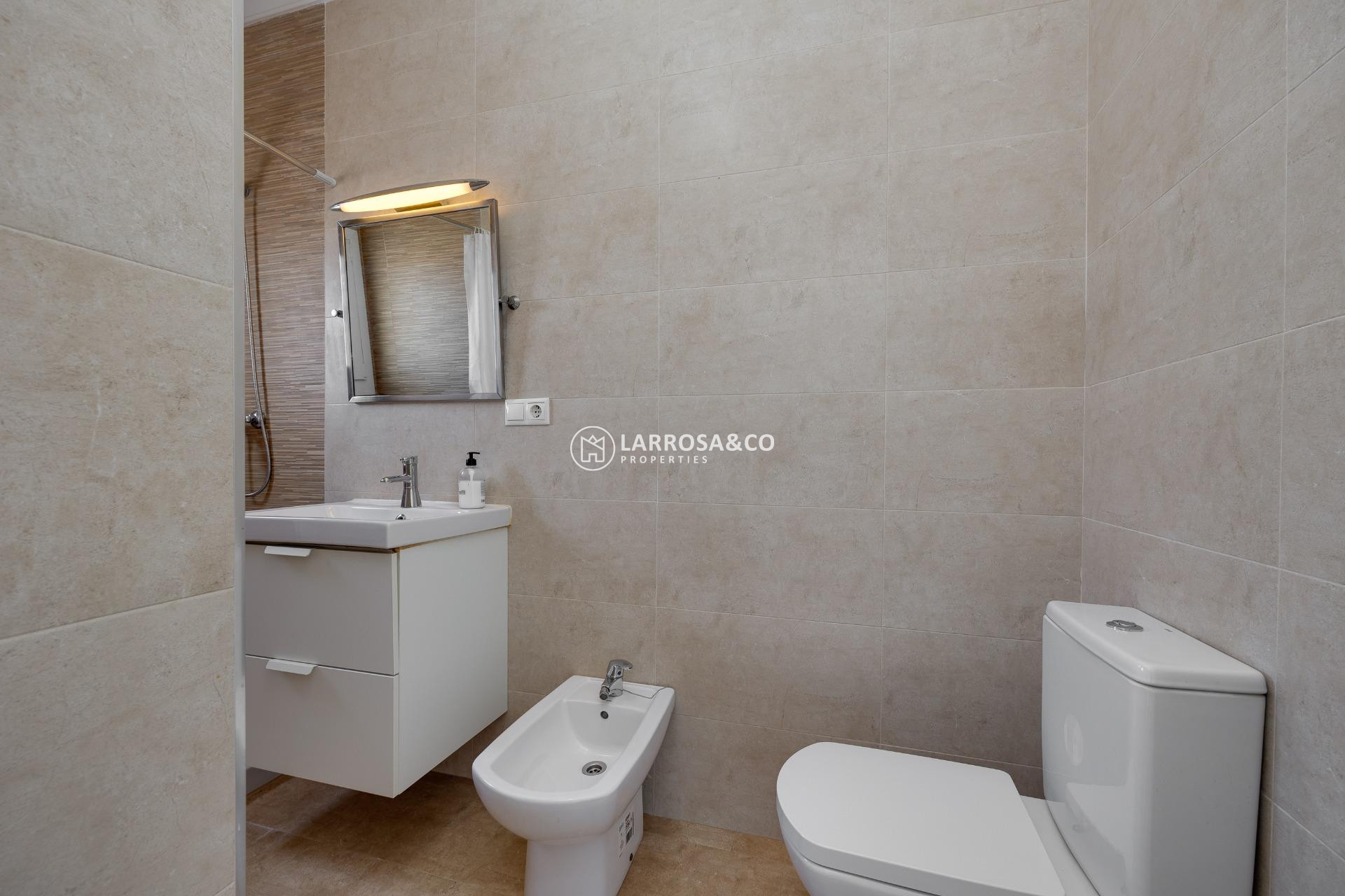 Resale - Detached House/Villa - Torrevieja - La Siesta - El Salado - Torreta