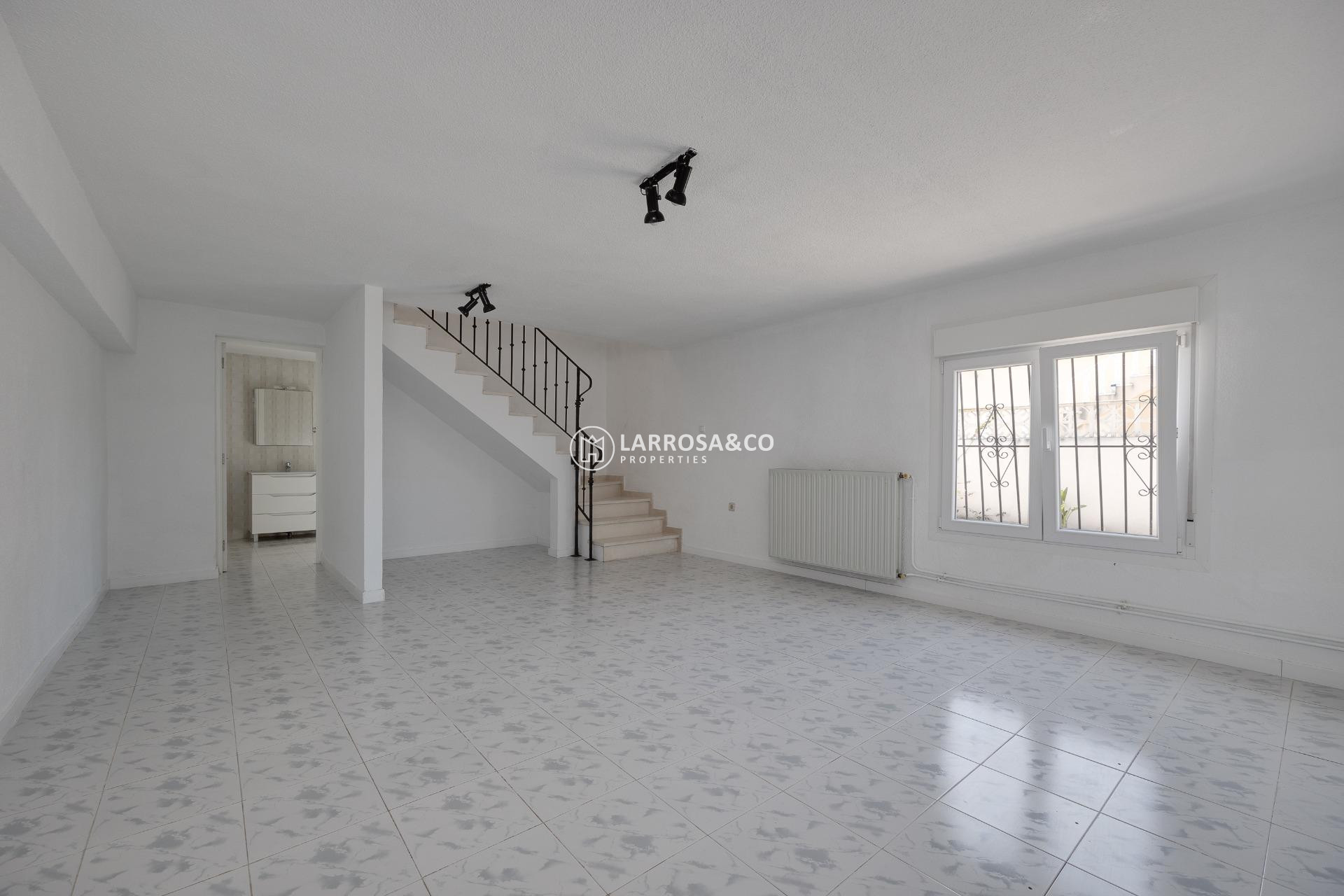 Resale - Detached House/Villa - Torrevieja - La Siesta - El Salado - Torreta