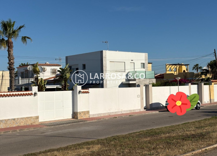 Resale - Detached House/Villa - Torrevieja - La Siesta - El Salado -  Torreta