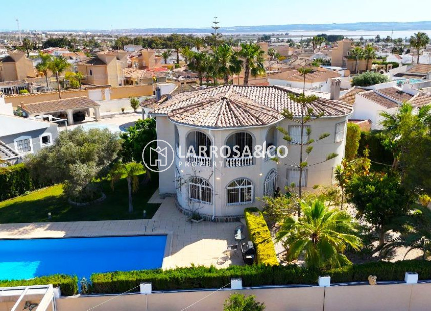 Resale - Detached House/Villa - Torrevieja - La siesta