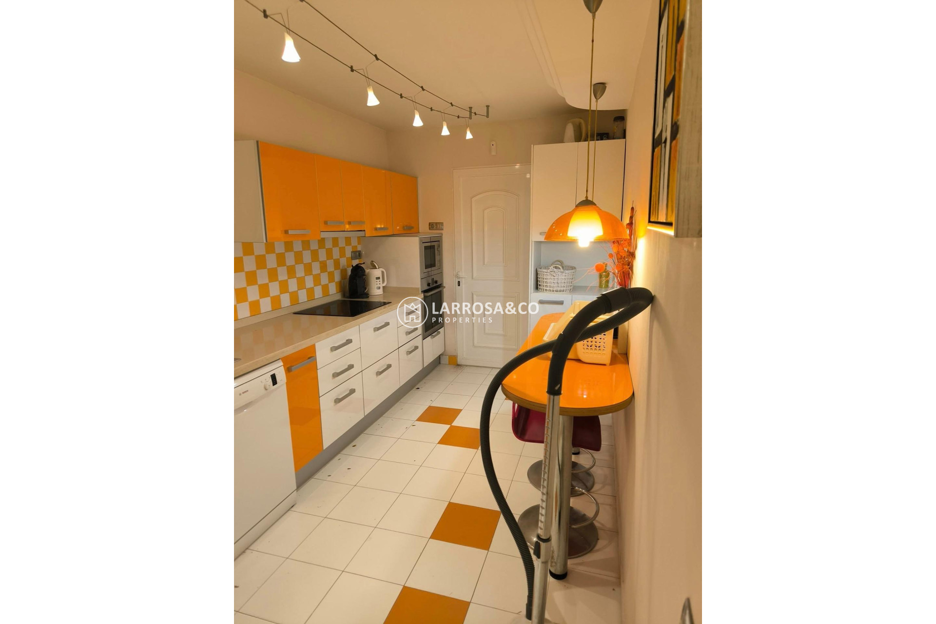 Resale - Detached House/Villa - Torrevieja - La siesta