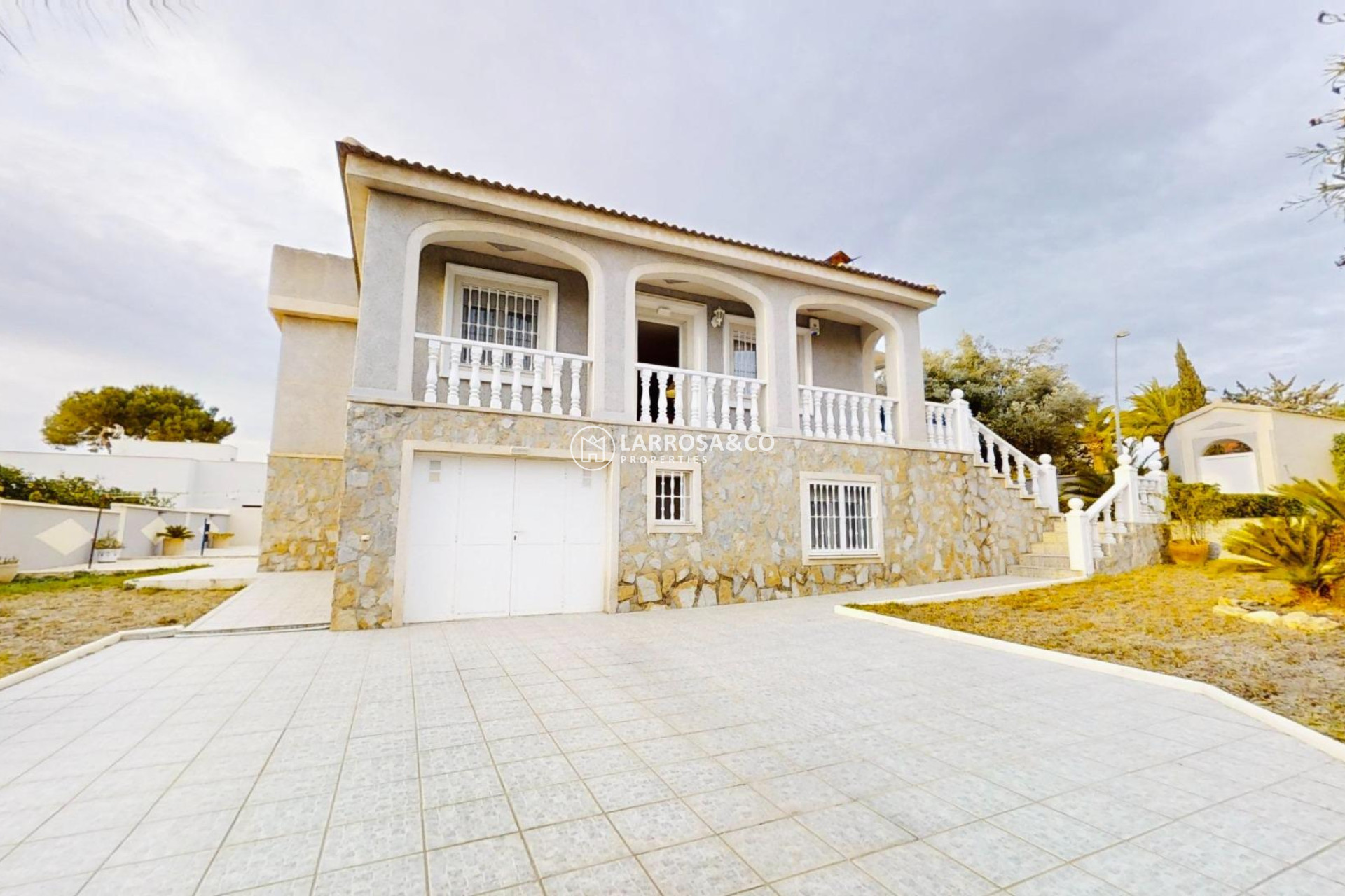 Resale - Detached House/Villa - Torrevieja - Lago jardin